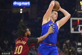 足球中场巨 足球中场巨